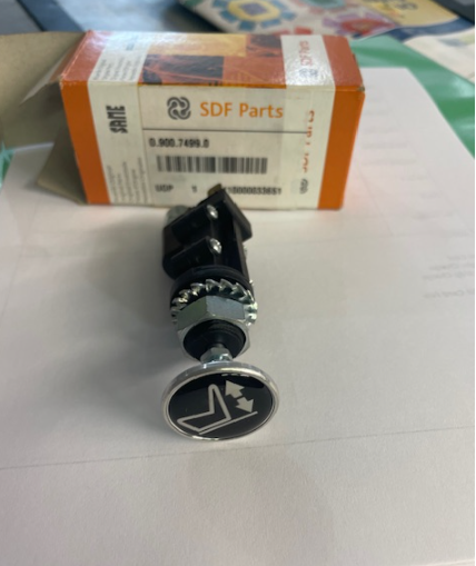 Deutz-Fahr 0.900.7499.0- Bottone